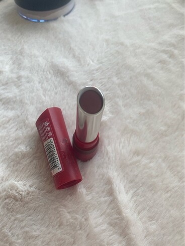 Beden Rimmel London ruj