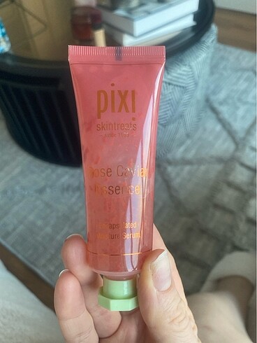 Pixi rose caviar essense