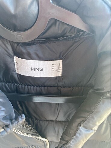 s Beden Mango Siyah Şişme Yelek