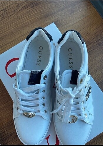 38 Beden Gues beyaz zımbalı model sneaker - 38 numara