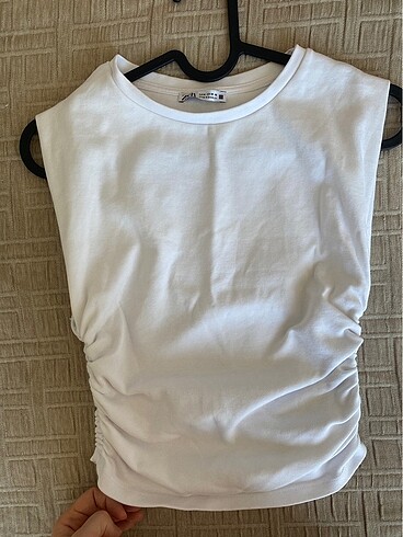 Zara marka yanları büzgülü t-shirt m beden