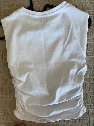 Zara Zara marka yanları büzgülü t-shirt m beden