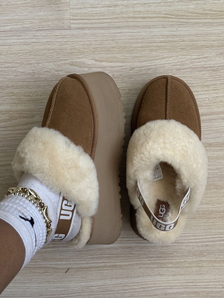 Ugg Kahverengi Peluşlu Rahat Terlik — görsel 2/4