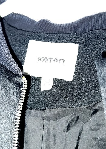 Siyah Fermuarlı Kaban - Görsel 2