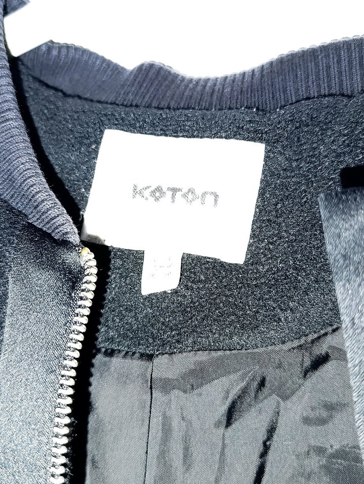 Siyah Fermuarlı Kaban - Görsel 2