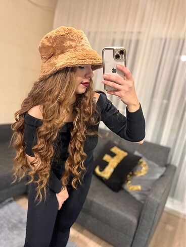Peluş şapka