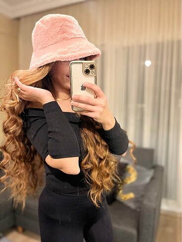 Peluş şapka