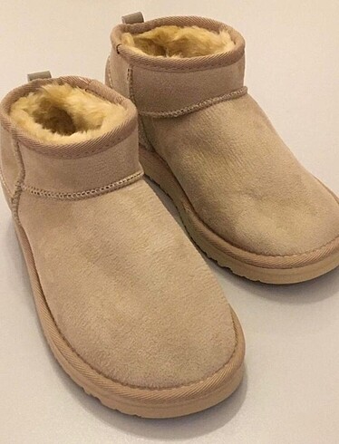 Ugg ultra mini boy bot