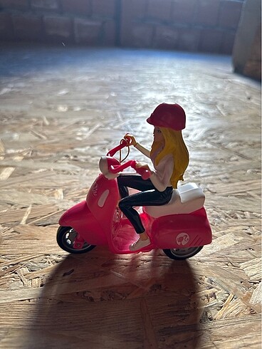 motorlu barbie