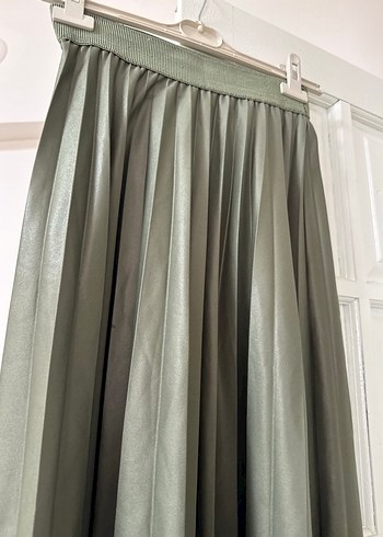 Yeşil Pilili Uzun Kadın Etek - Görsel 2