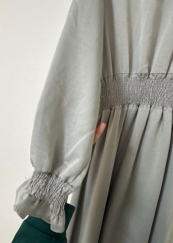 Gri Uzun Kollu Saten Elbise - Görsel 4