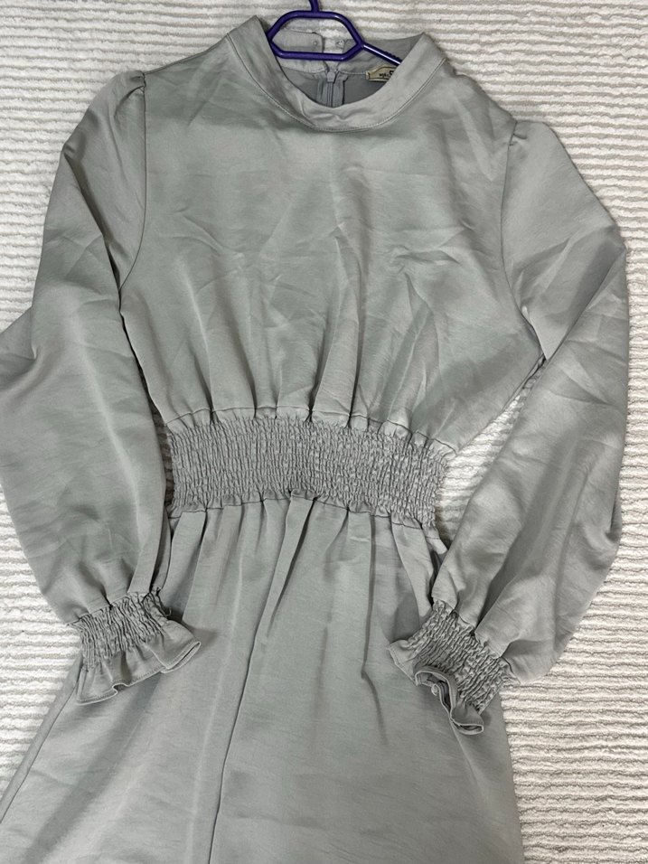 Gri Uzun Kollu Saten Elbise - Görsel 2