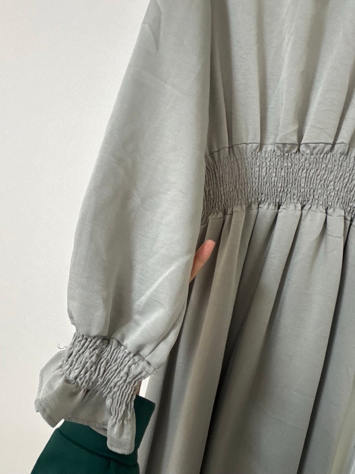 Gri Uzun Kollu Saten Elbise - Görsel 4