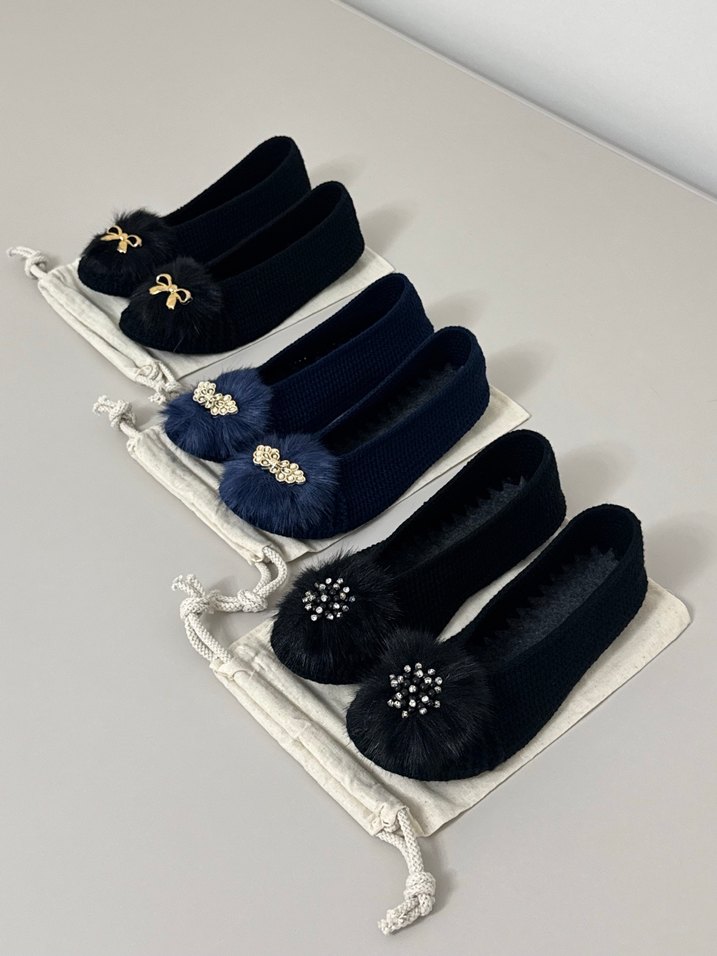 Siyah Nakışlı Kürklü Ev Babeti - Görsel 2