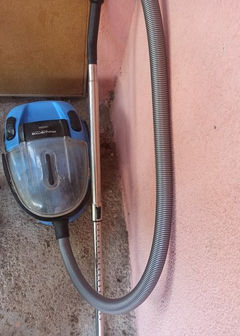 ROWENTA MARKA Mavi ve gri kablolu elektrikli süpürge