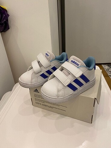 Adidas Çocuk Ayakkabısı
