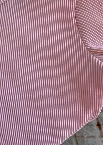 Piliseli Pembe Kısa Kollu Kadın Tişört - Görsel 3