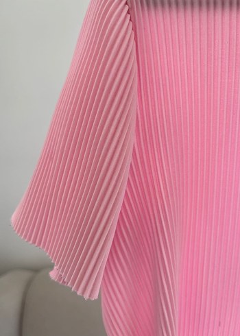 Piliseli Pembe Kısa Kollu Kadın Tişört - Görsel 4