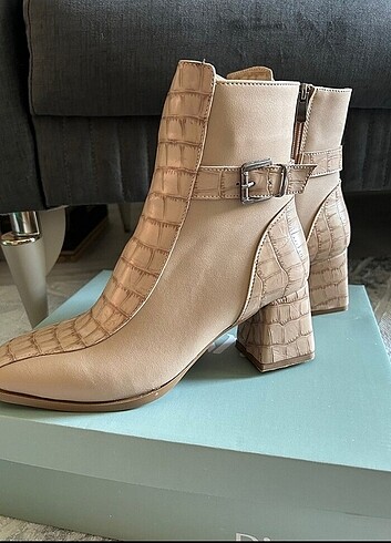 Stradivarius Kısa bot