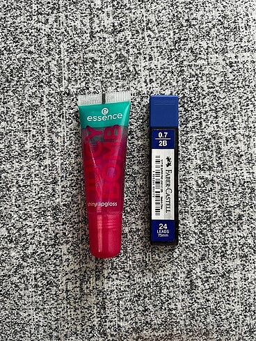  Beden Essence lip gloss