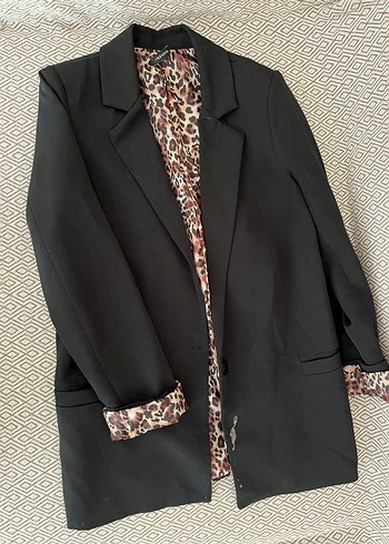Düğmeli Siyah Kadın Blazer - Yılan Desenli