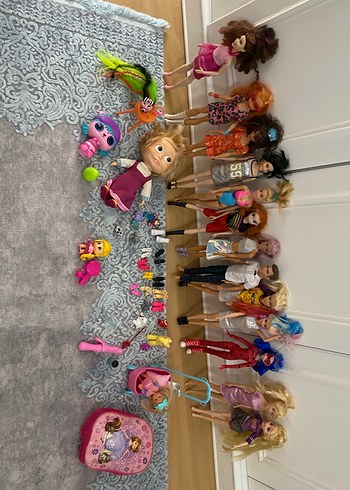 Barbie Renkli Bebek ve Aksesuar Seti