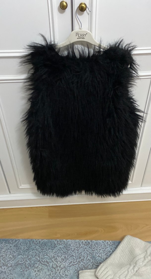 Siyah Kürklü Kolsuz Yün Yelek - Görsel 4