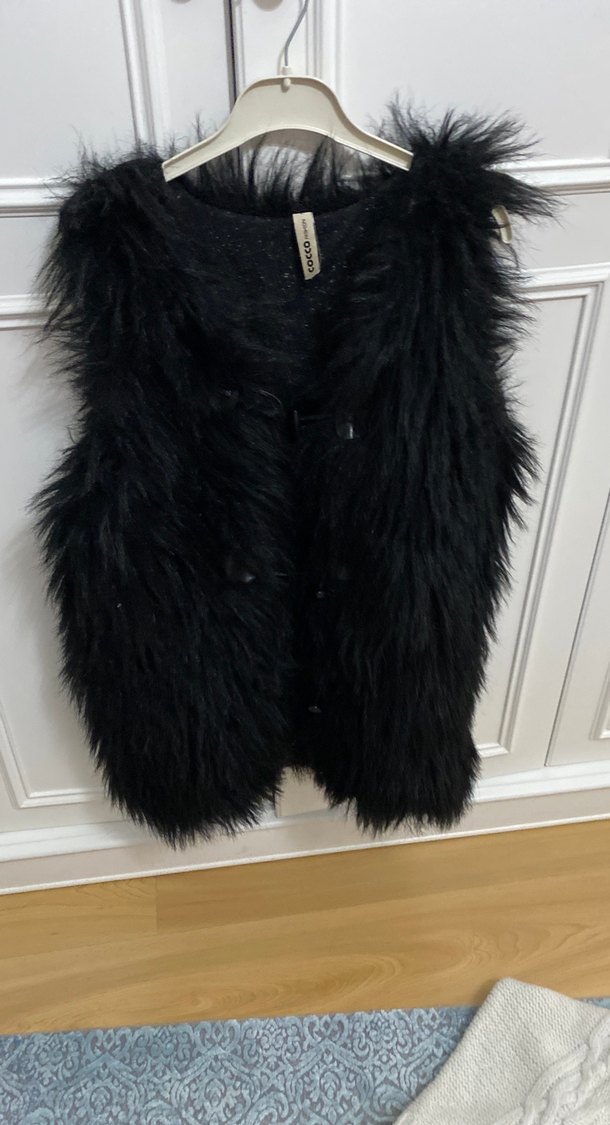 Siyah Kürklü Kolsuz Yün Yelek - Görsel 3