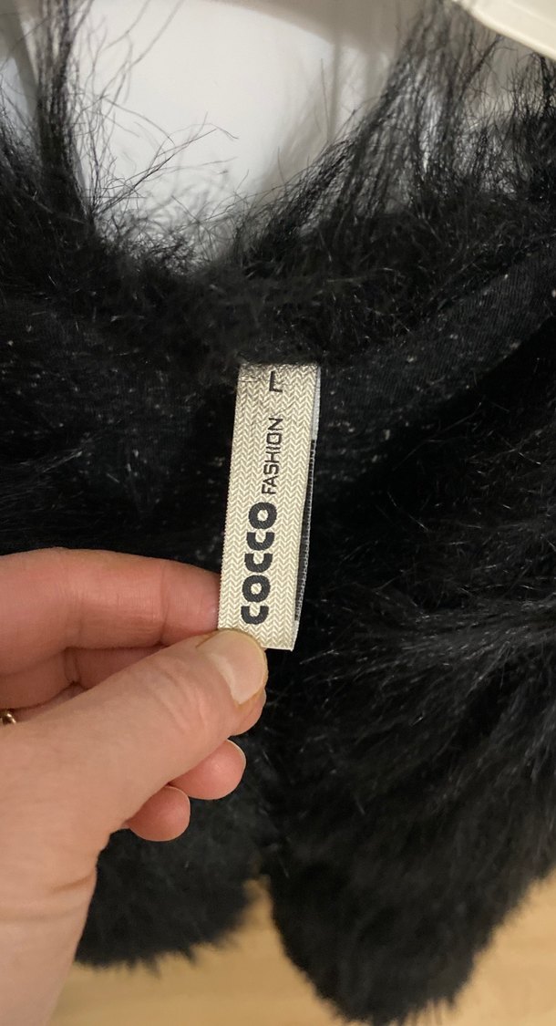 Siyah Kürklü Kolsuz Yün Yelek - Görsel 2