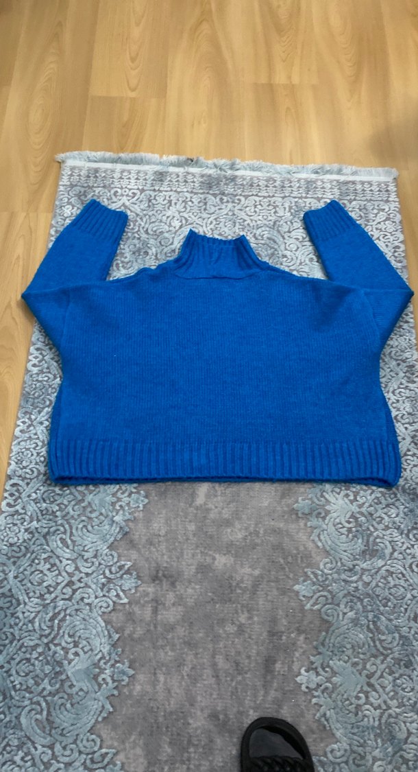 Mavi Boğazlı Örgü Kadın Kazak - Görsel 3