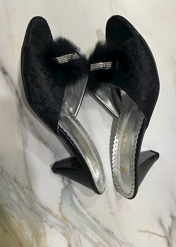 Siyah Kürklü Stiletto Topuklu Kadın Terlik - Görsel 2