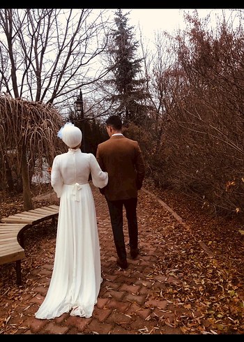 Uzun Beyaz Drapeli Kadın Elbise - Görsel 3