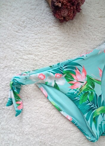 Diğer Bikini