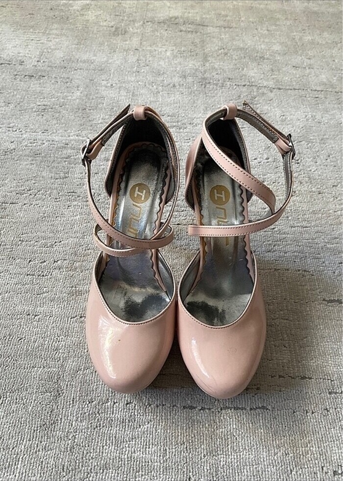 Topuklu ayakkabı - Görsel 2