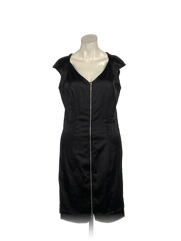 PreLoved Kısa Elbise %70 İndirimli.