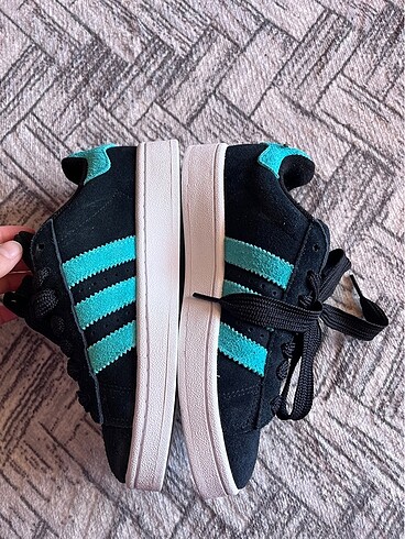 Adidas spor ayakkabı
