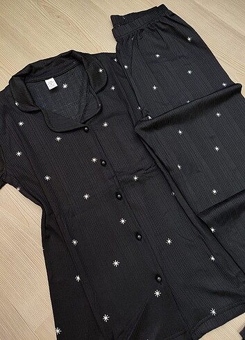 Kısa kollu önden düğmeli pijama