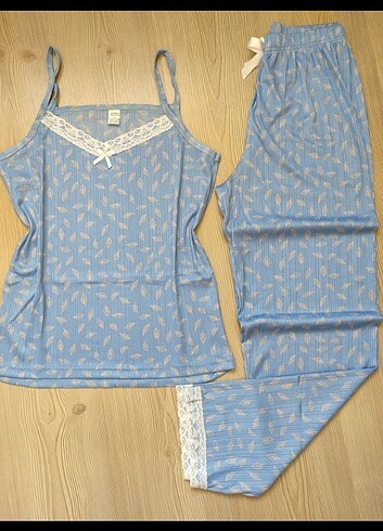 LC Waikiki İp askılı pijama takımı