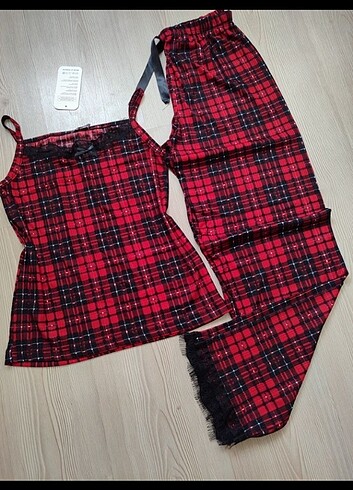 LC Waikiki İp askılı bayan pijama takimi