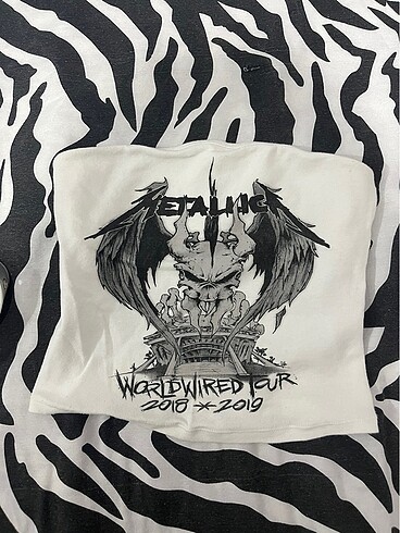 bershka metallica crop