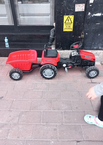 Beden Kırmızı Elektrikli Binme Arabası