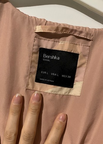 Bershka Kadın Bej Kamuflaj Desenli Kemerli Ceket
