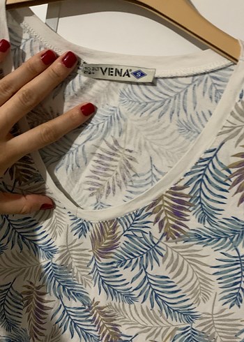 Vena V Yaka Desenli Kısa Kollu Bohem Tişört