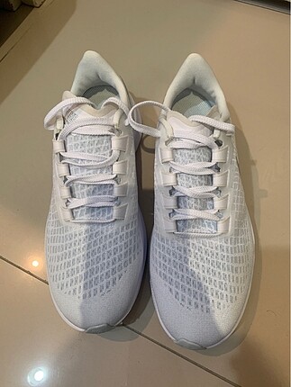 Nike zoom Pegasus 37 runnig beyaz spor ayakkabı