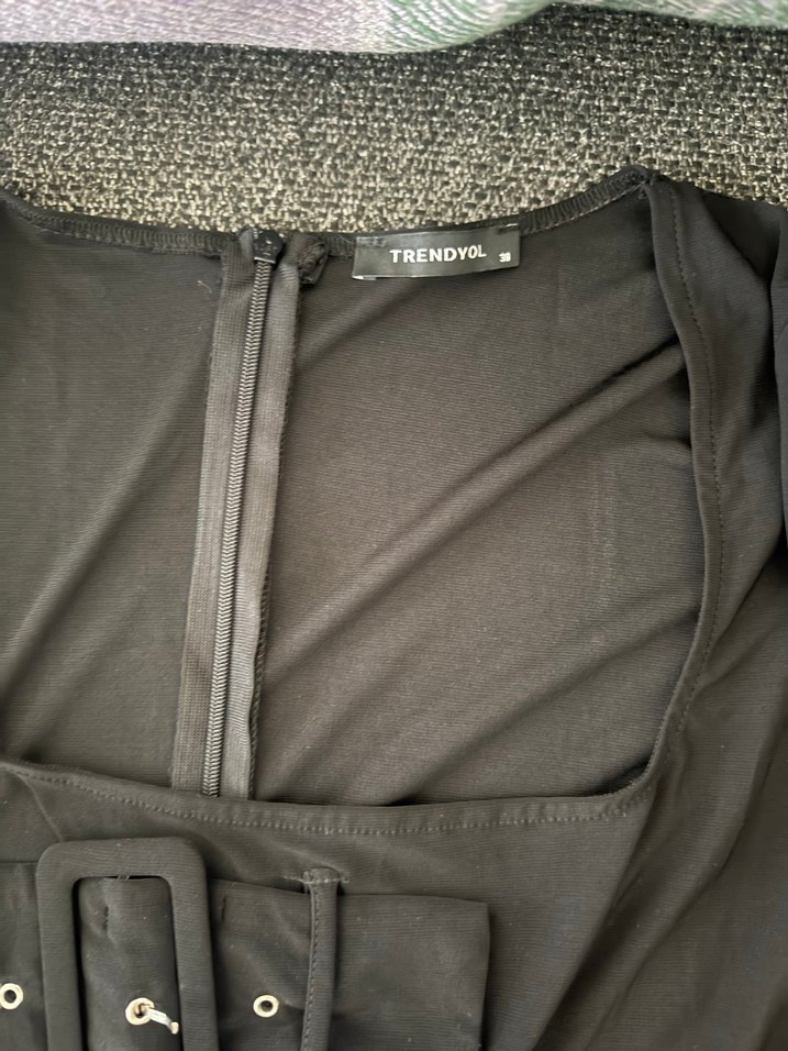 Kemer Detaylı Siyah Gotik Midi Elbise - Görsel 4