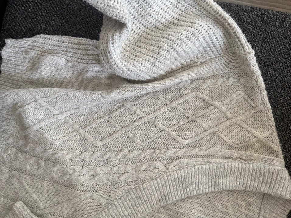 Gri V Yaka Örgü Kadın Kazak - Görsel 3