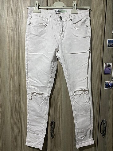 Beyaz jeans