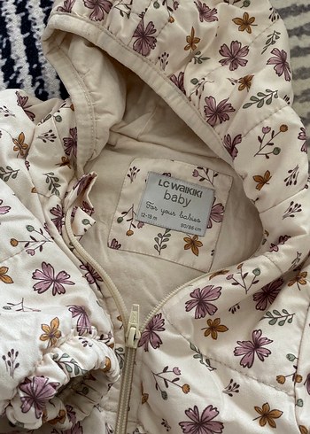 Çiçek Desenli Beyaz Kız Bebek Tulumu - Görsel 2