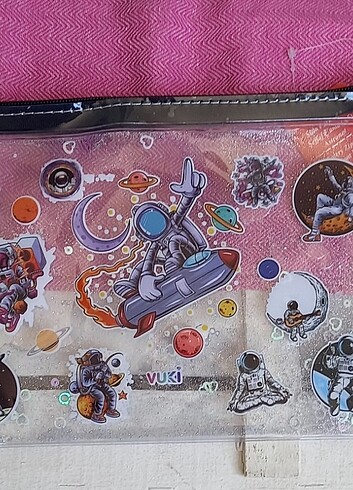 Astronot defter ve kalemkutusu