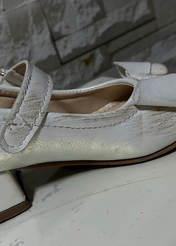 Kız Çocuk Beyaz Tokalı Babet Ayakkabı - Görsel 3
